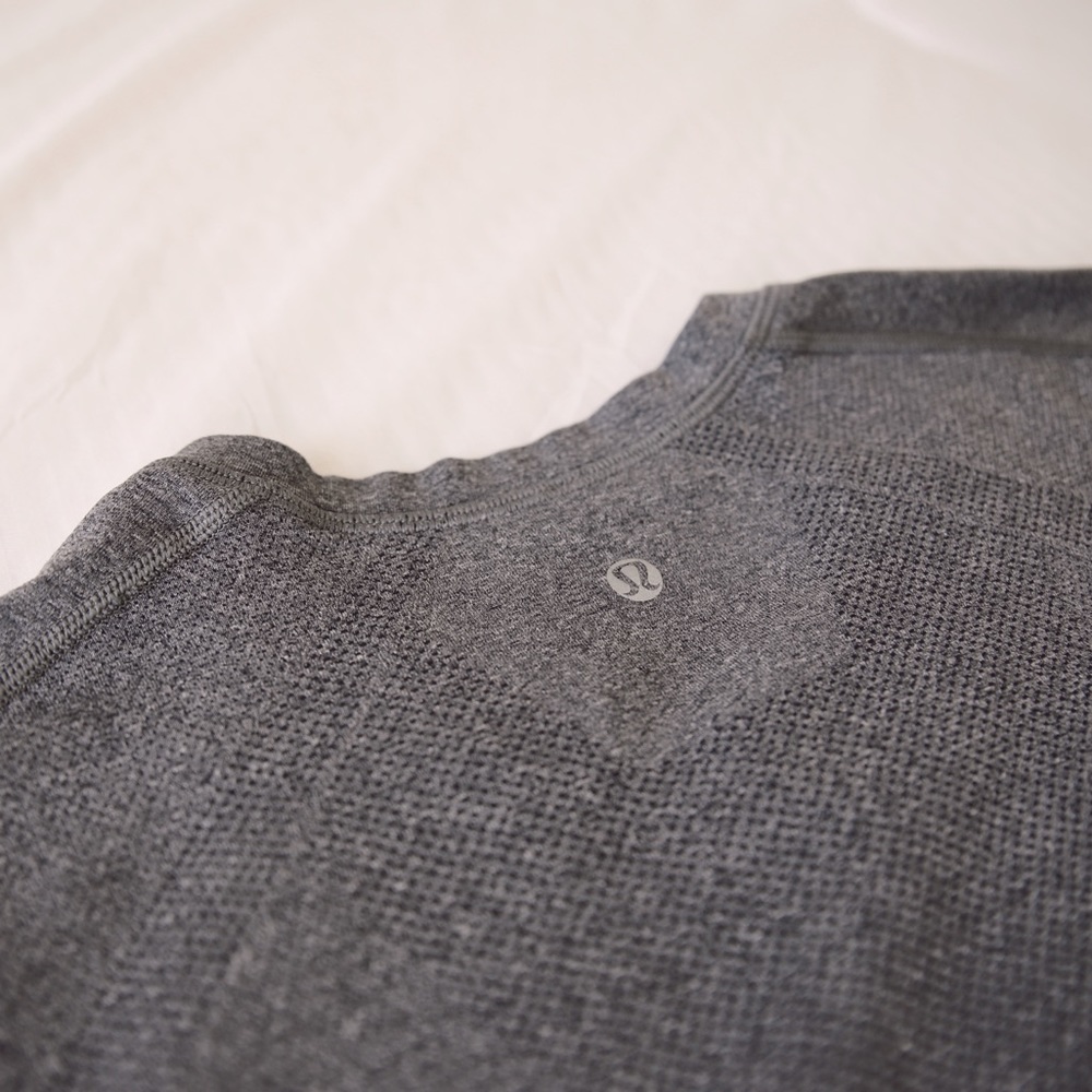 Lululemon workout shirt